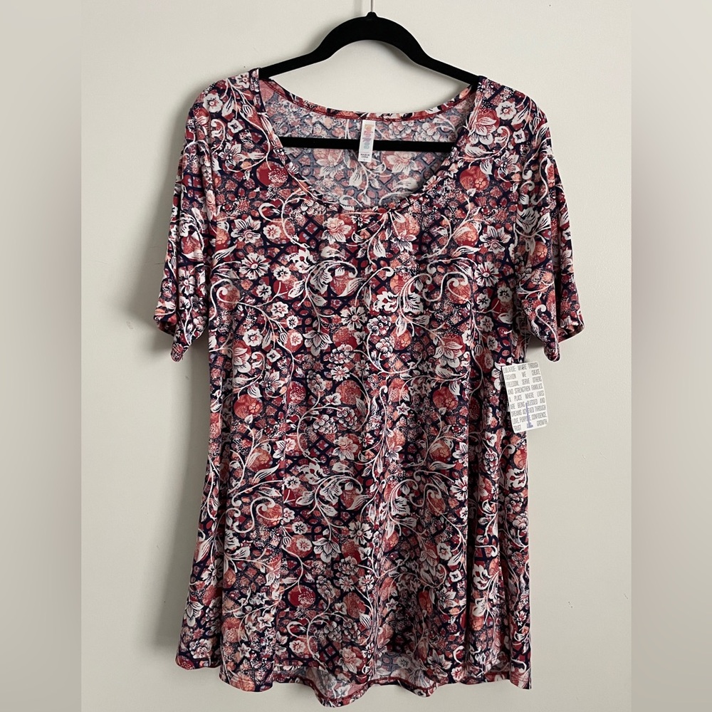 LuLaRoe | Perfect T | Size: Large